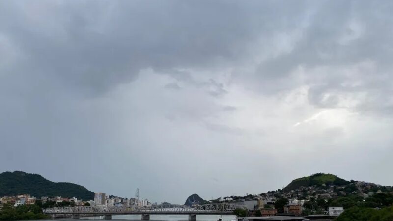 Chuvas fortes seguem até sábado e colocam cidades do ES em alerta