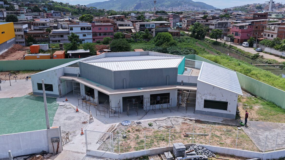 Centro de Convivência de Itacibá atinge 65% das obras e deve ser entregue em maio