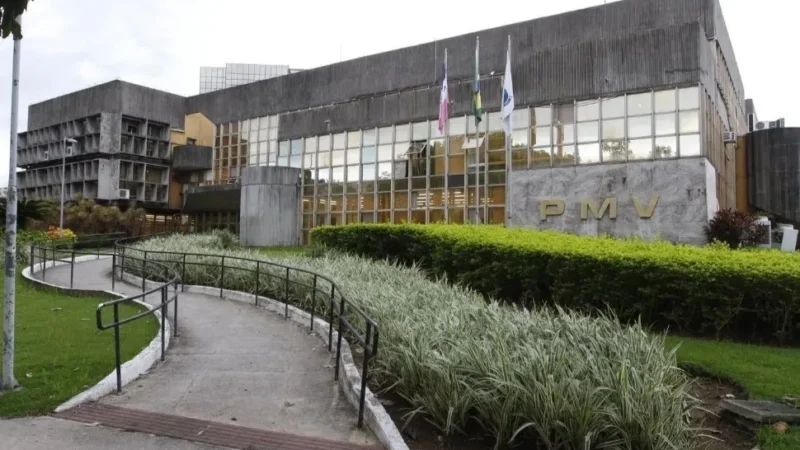 Novo concurso em Vitória oferece 16 vagas e salários de R$ 7,5 mil