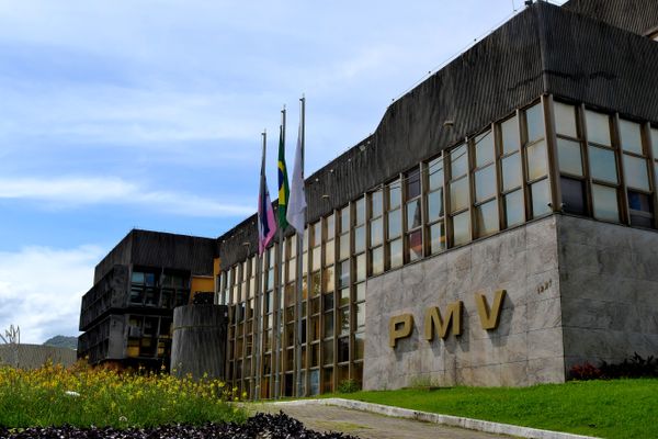 Pazolini concede reajuste de 10,25% aos servidores e extingue mais 100 cargos comissionados