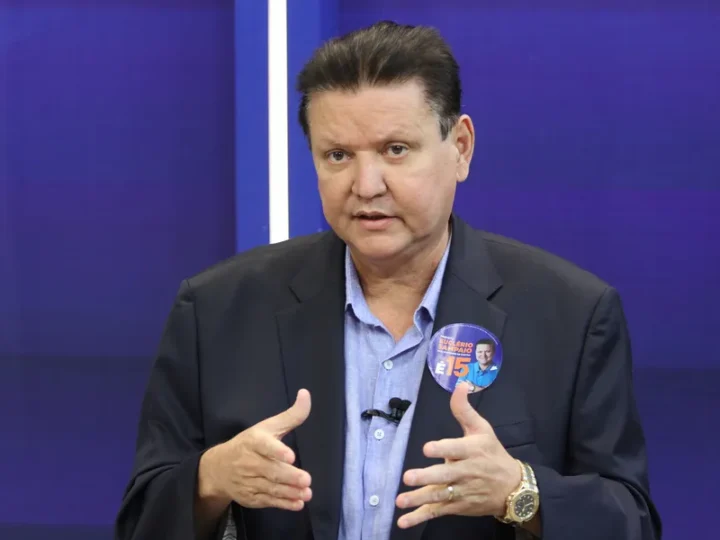 Prefeito de Cariacica, Euclério Sampaio, anuncia afastamento do cargo