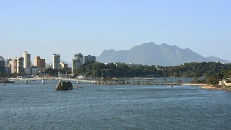 Semana começa quente e ensolarada, mas ciclone e frente fria devem chegar ao ES