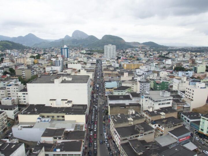 Trecho da Expedito Garcia terá estacionamento interditado para manutenção no domingo (26)