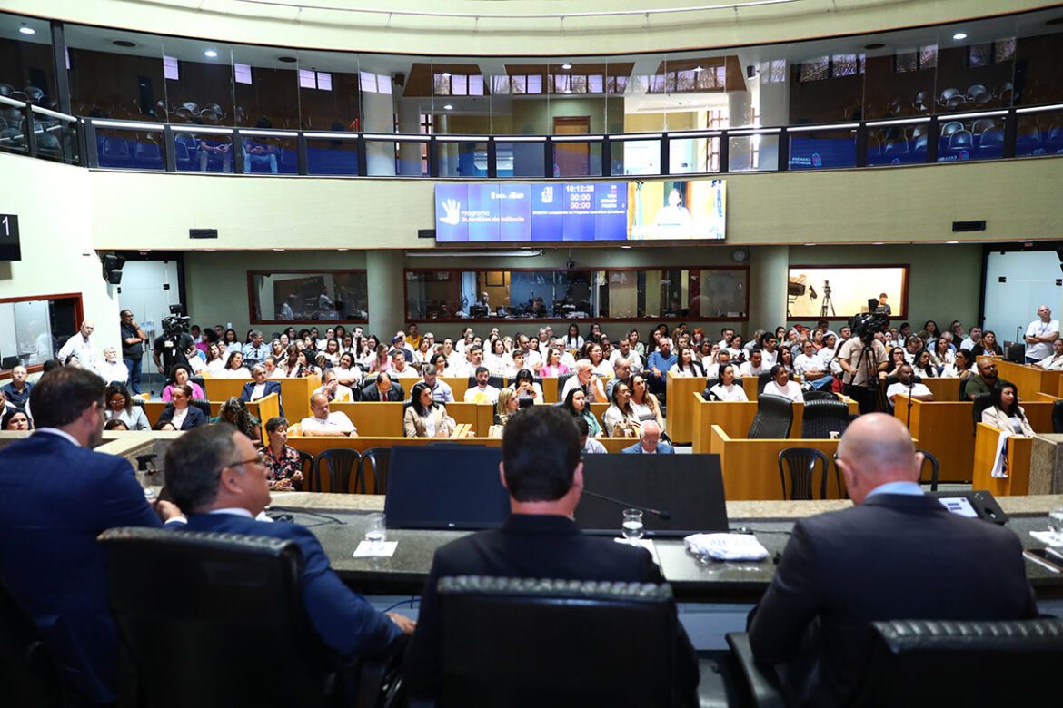 Programa para prevenir violência contra crianças é lançado pela Assembleia