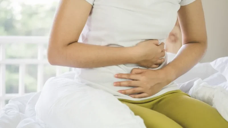 Dor abdominal e diarreia estão entre os sinais de alerta para doenças intestinais