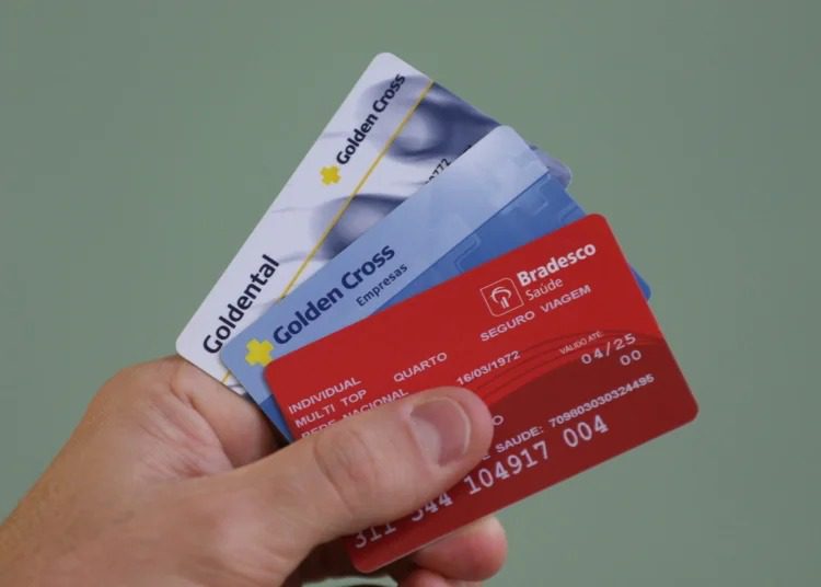 Planos de saúde coletivos registram reajuste médio de 9,9% em 2026