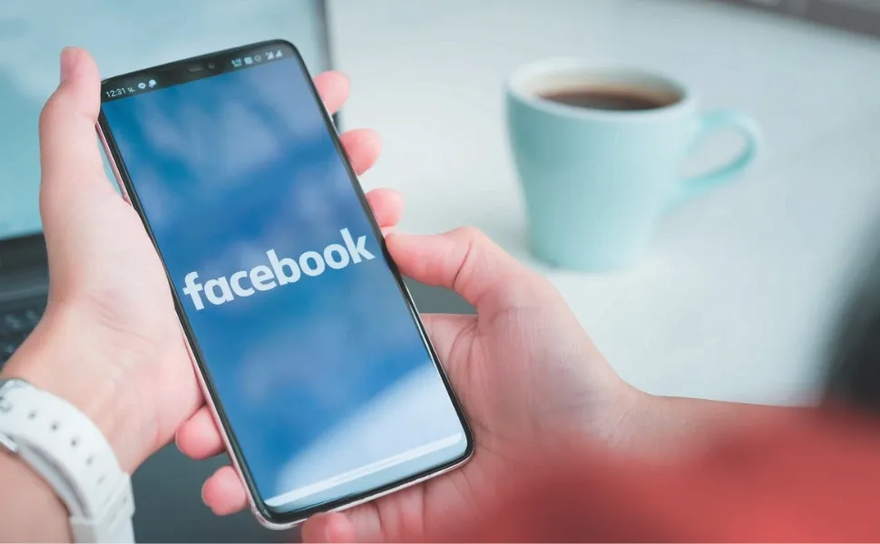 Justiça condena Facebook a pagar R$ 70 mil de indenização a usuária