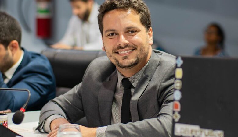 O que explica o crescimento do nome de Camillo Neves nas articulações para 2026?