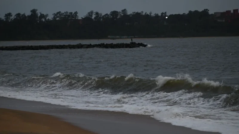 Marinha alerta para ventos de até 60 km/h no litoral do Espírito Santo nesta quarta-feira