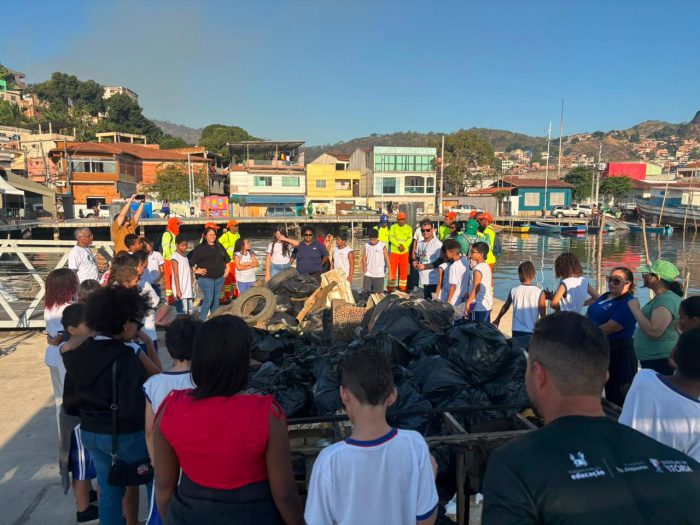 Mutirão retira meia tonelada de lixo dos manguezais de Vitória e reforça alerta sobre descarte irregular