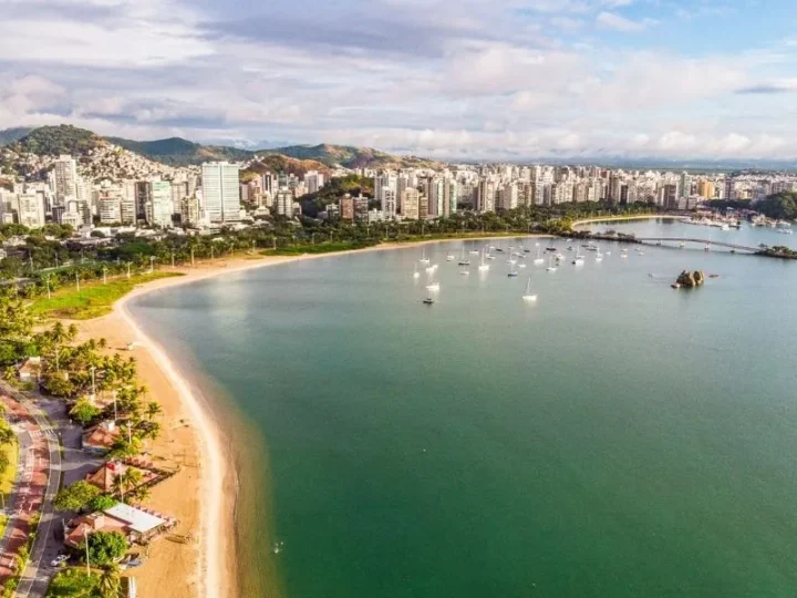 Vitória conquista pela primeira vez o título de cidade mais competitiva do Brasil