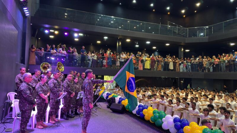 Cerca de 1,5 mil jovens de Cariacica participam de Juramento à Bandeira em setembro