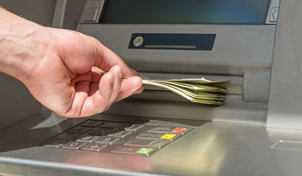 Greve paralisa bancários da Caixa e do Banco do Brasil; veja quais serviços continuam funcionando