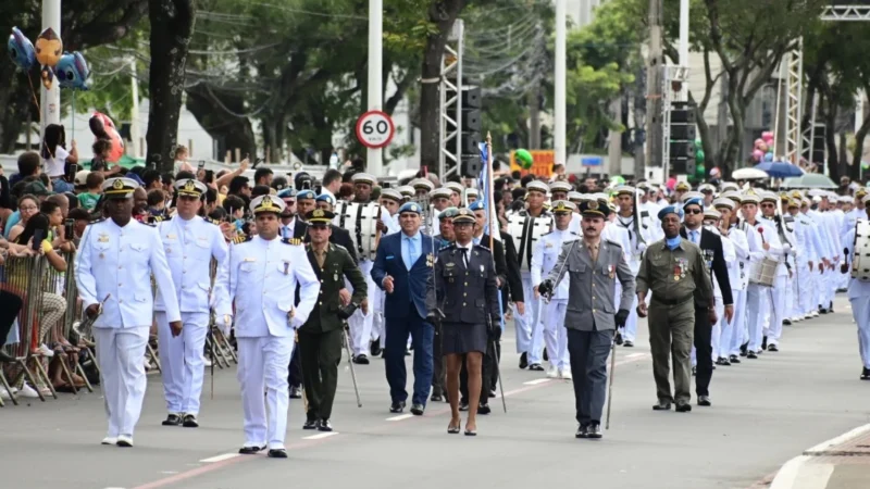 Desfile de 7 de Setembro reúne 5 mil participantes na Avenida Beira-Mar, em Vitória