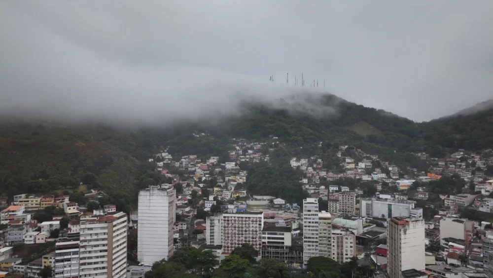 Inmet mantém alerta de chuva intensa para 44 cidades do Espírito Santo