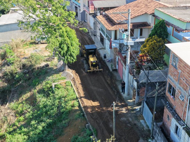 Cariacica inicia pavimentação de três ruas e promete mais conforto aos moradores