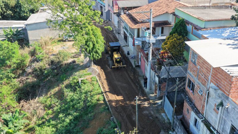 Cariacica inicia pavimentação de três ruas e promete mais conforto aos moradores