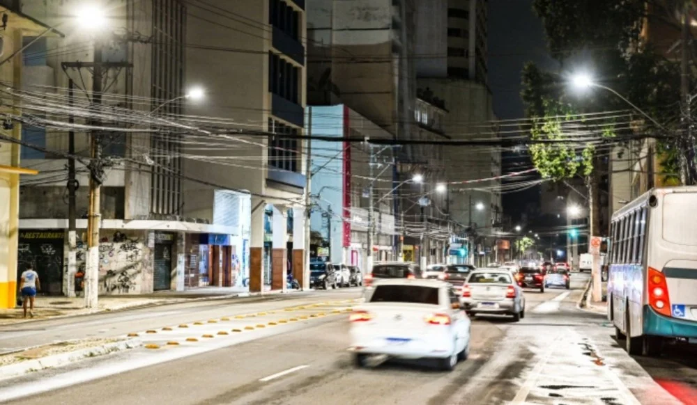 Vitória suspende estacionamento na Avenida Princesa Isabel durante obras da Beira-Mar