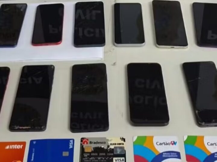 Duas mulheres são presas suspeitas de furtar celulares em ônibus do Transcol e fazer transferências via Pix na Grande Vitória