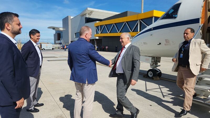 Ministro visita obras do terminal de passageiros do Aeroporto Regional de Linhares