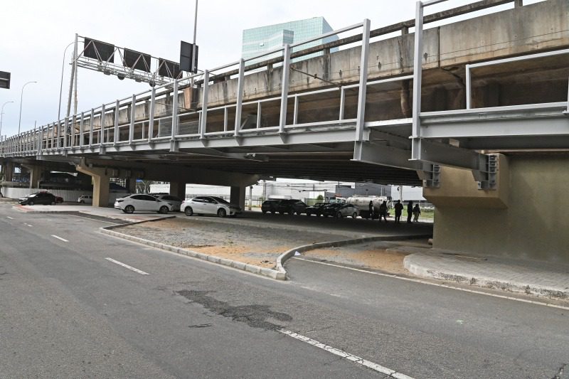 Obras de reforma e urbanização embaixo da Terceira Ponte recebem visita técnica de equipe da prefeitura