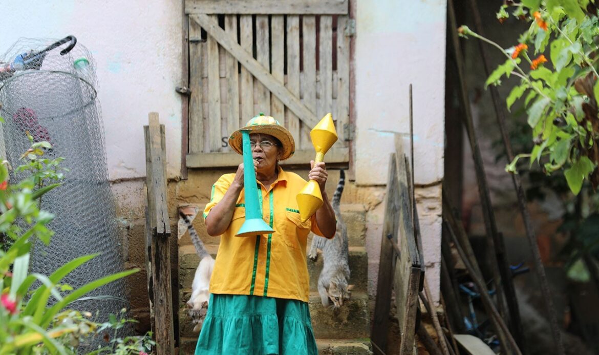 Mestres mantêm a tradição centenária em Roda D’Água com seu Carnaval de Congo de Máscaras
