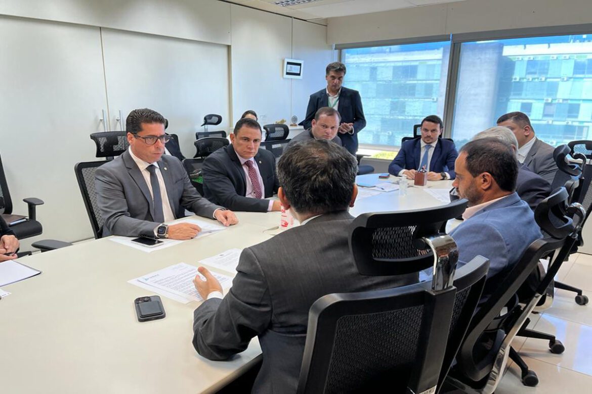 Marcelo Santos se reuniu com Secretário da Receita Federal