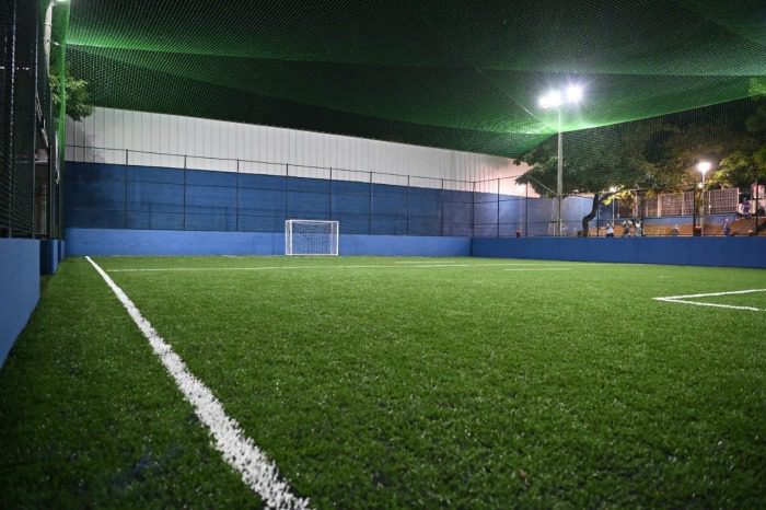 Esporte e lazer: bairro Grande Vitória recebe campo de grama sintética