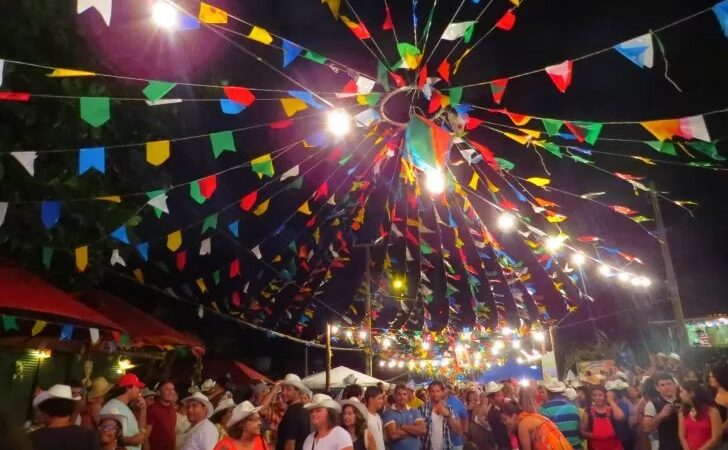 Festa de São Pedro vai ter dois shows da família lima e atrações para toda a comunidade