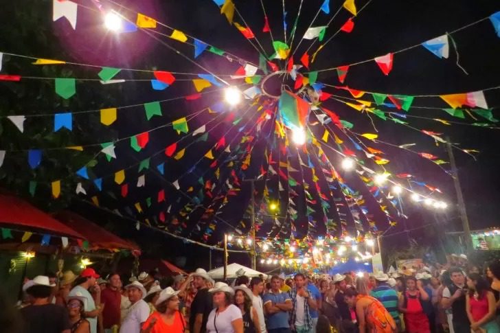 Festa de São Pedro vai ter dois shows da família lima e atrações para toda a comunidade