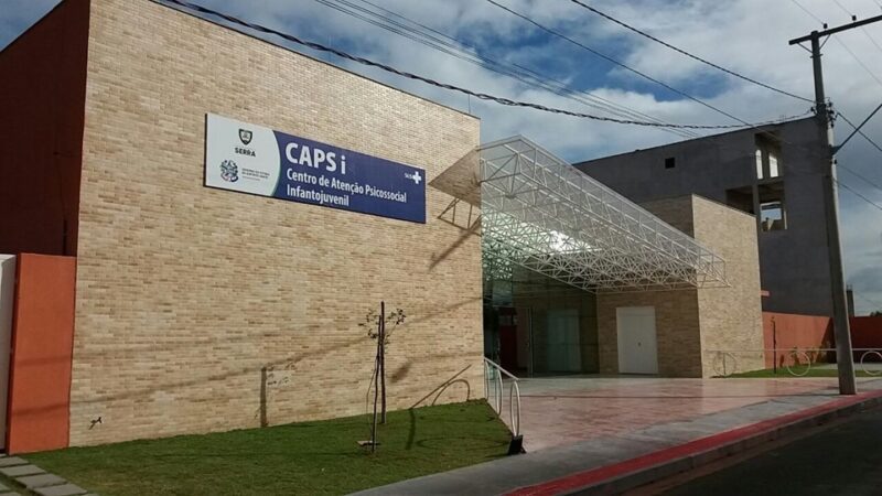 CAPS AD realiza ação de orientação sobre tratamento do uso abusivo de álcool e outras drogas