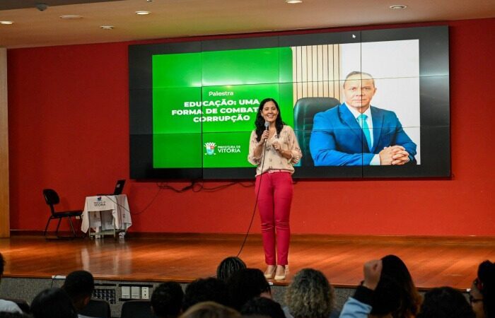 Palestra sobre combate à corrupção alcança mais de 200 estudantes de Vitória