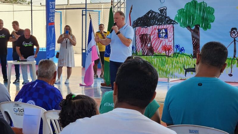 Governador inaugura quadra poliesportiva e fiscaliza obras de macrodrenagem em Vila Velha