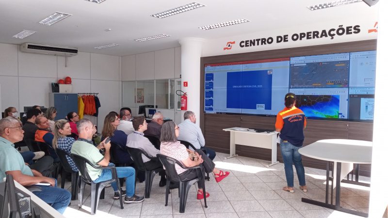 Defesa Civil de Vitória promove simulado para treinamento de equipe de ações