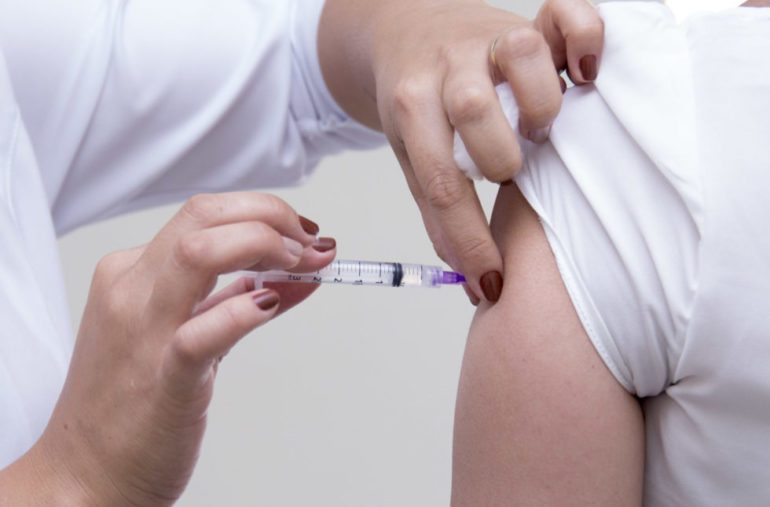 Vitória abre mais 3.900 vagas para vacinação contra a Covid-19 e Gripe