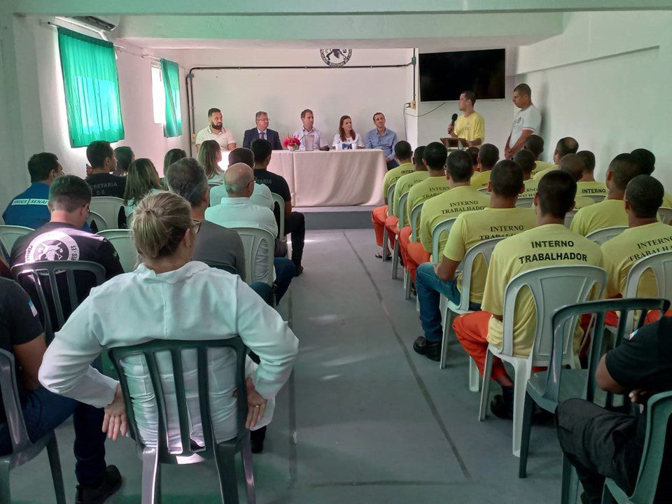 Qualificação profissional na Penitenciária Regional de Linhares tem início com aula inaugural