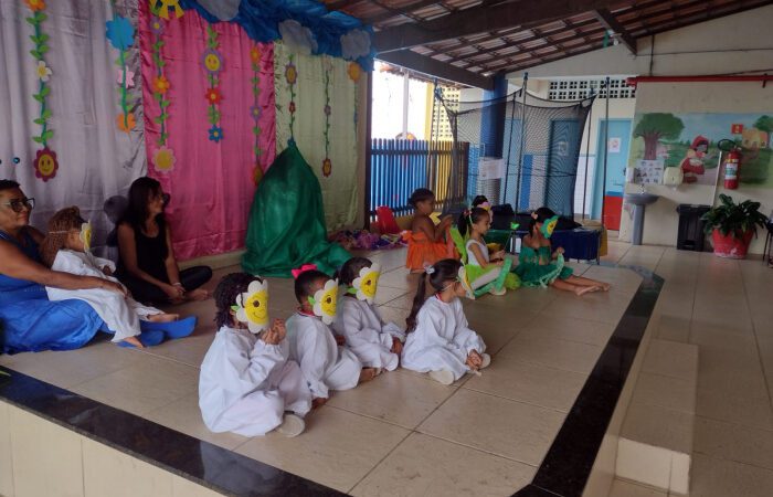 Centro de Educação Infantil comemora aniversário valorizando sua própria história.