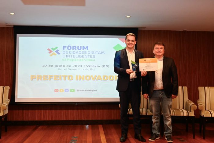 Vitória se destaca na era digital: Premiação no Fórum de Cidades Digitais e Inteligentes