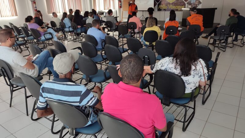 Servidores de Atílio Vivacqua participam de treinamento sobre preparação e resposta a desastres naturais
