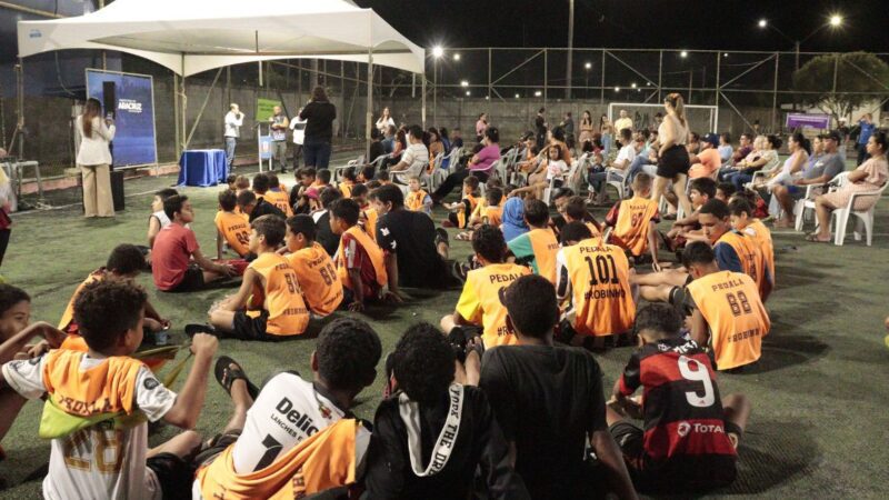 Reforma no campo de futebol do São Marcos vai beneficiar alunos de projeto social