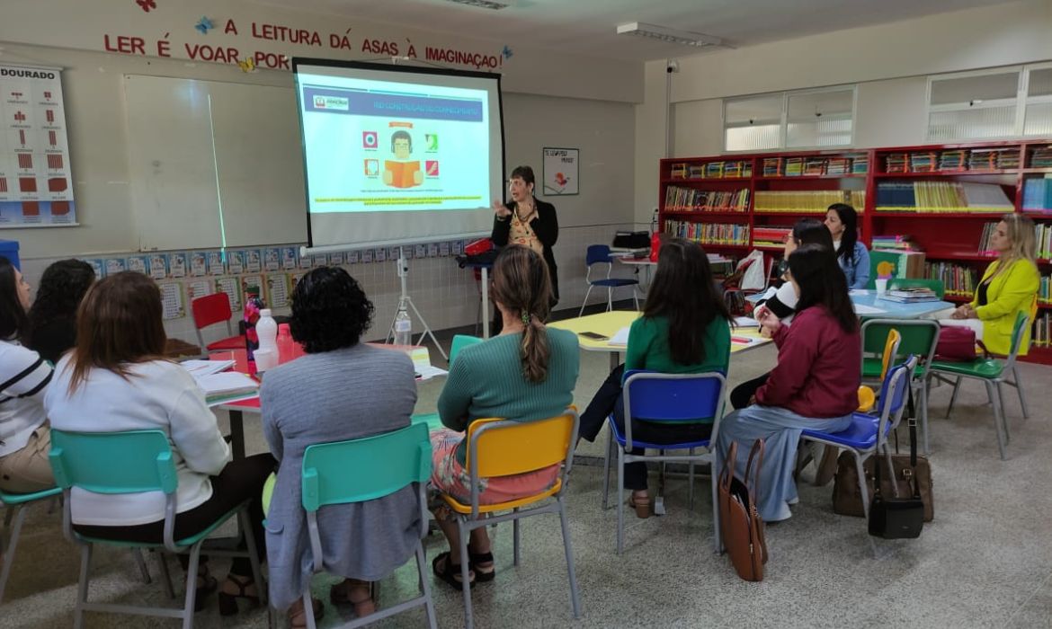 Prefeitura de Aracruz realiza o 3º Ciclo das Tertúlias Inclusivas para professores de AEE e pedagogos da Rede Municipal de Ensino