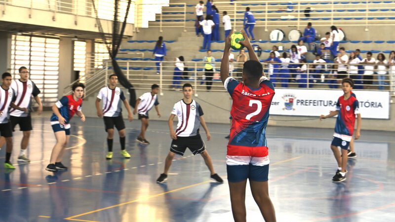 Jemvi encerra com empolgação: Finais de handebol agitadas e cheias de animado.