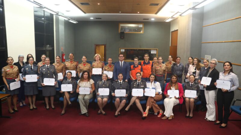 Homenagem às mulheres da segurança pública: Presidente da Assembleia celebra o dia estadual da mulher Policial Militar, Bombeiro Militar e Policial Civil