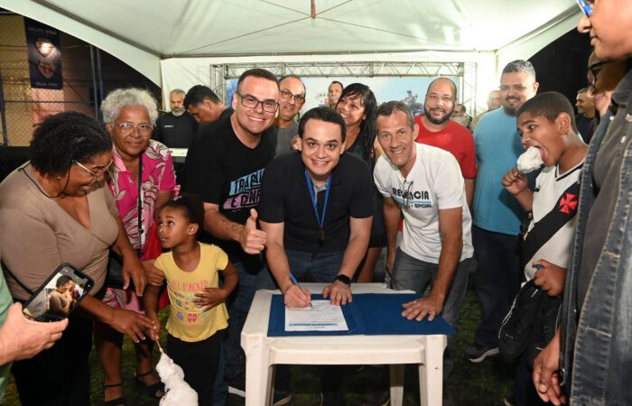 Ordem de Serviço para Reforma do Campo no Bairro Jabour Deixa Moradores Animados