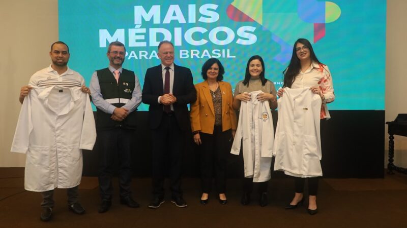 Espírito Santo recebe reforço de 140 médicos profissionais do Programa Mais Médicos.