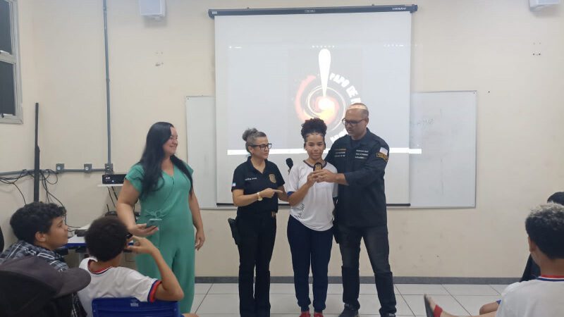 Ação Educativa Incentiva a Reflexão sobre Projetos de Vida.