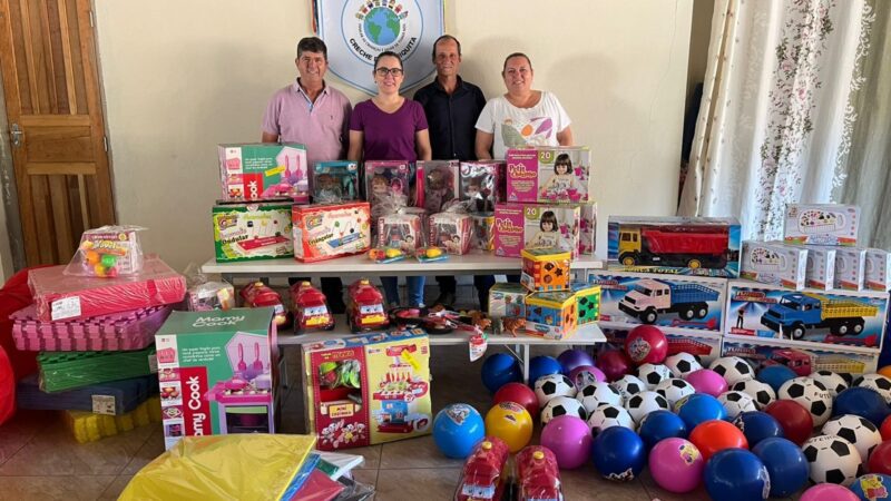 Prefeitura de Guaçuí Distribui Brinquedos à Creche Dona Niquita.