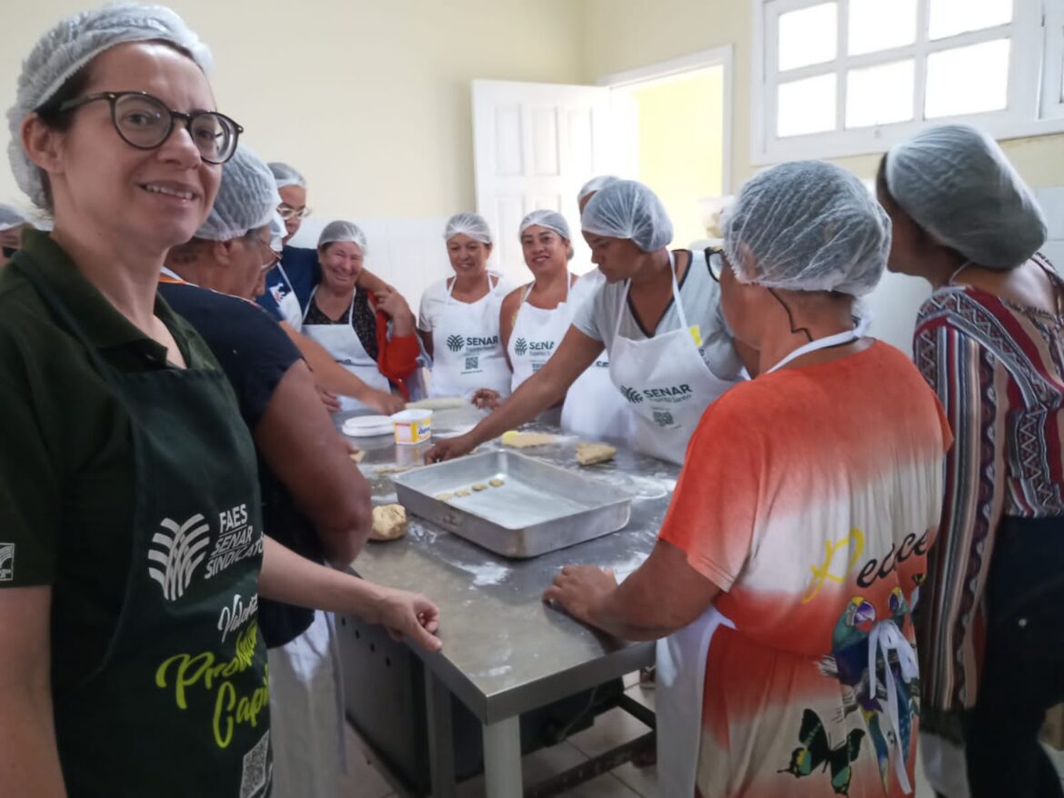 Moradoras de Limeira participam de oficina de produção de biscoitos