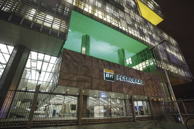 Alívio para a Petrobras: STF Derruba Condenação Trabalhista de Valor Bilionário
