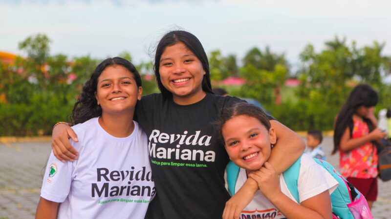 Luta e Resistência: Indígenas Krenak Encontram Refúgio em Parque Aquático devido à Contaminação do Rio Doce